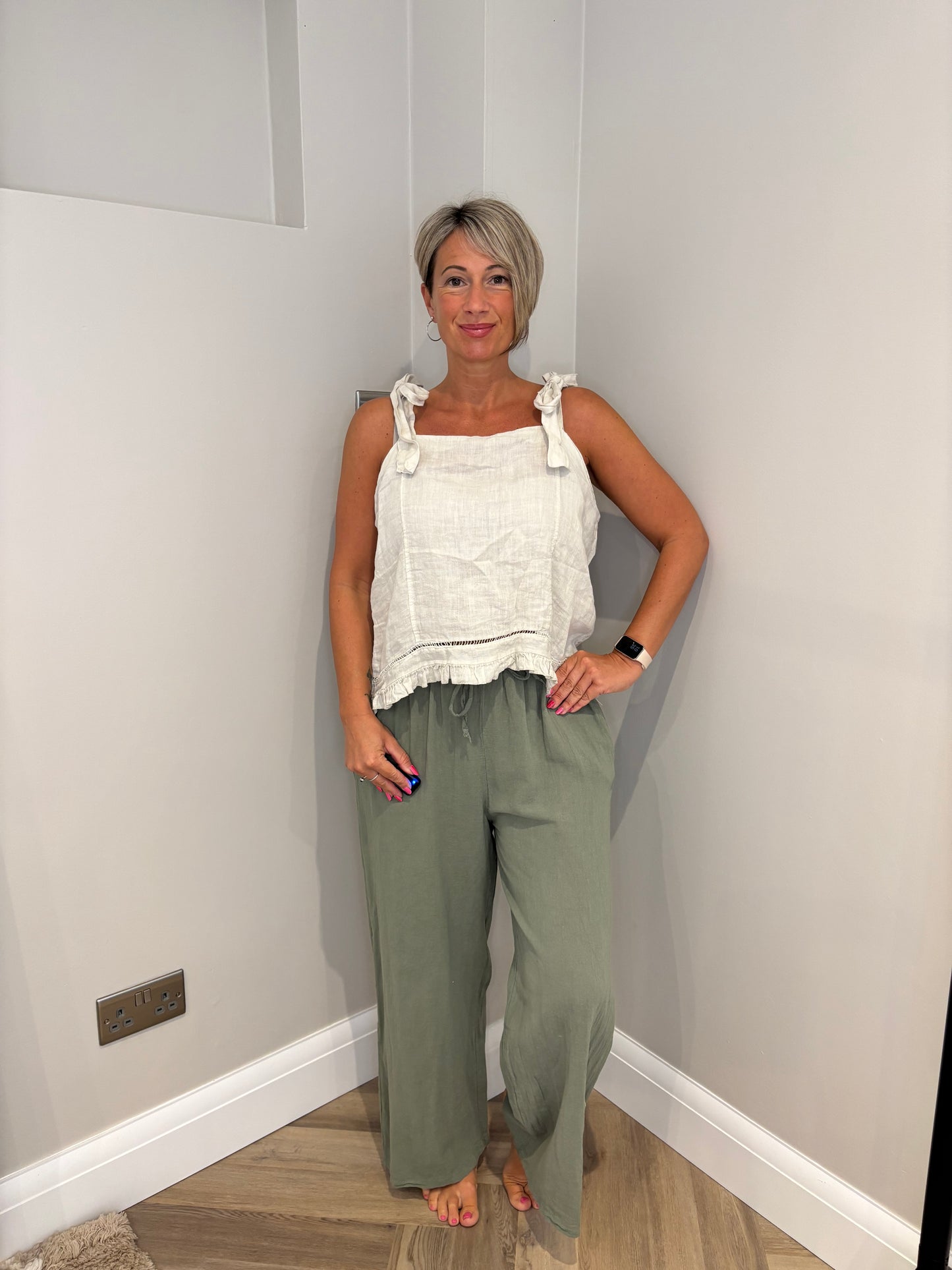 Linen Trousers in Khaki