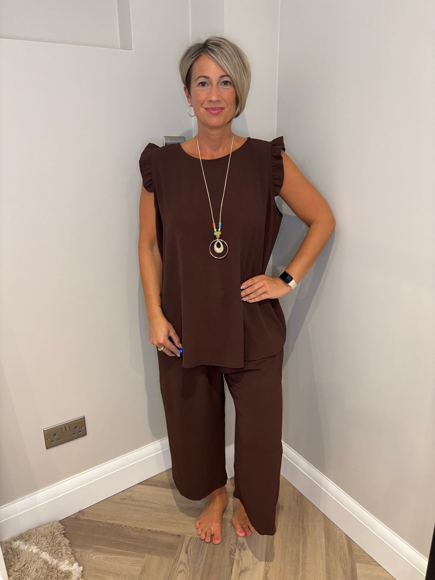 Frill Sleeveless Trouser Set in Brown