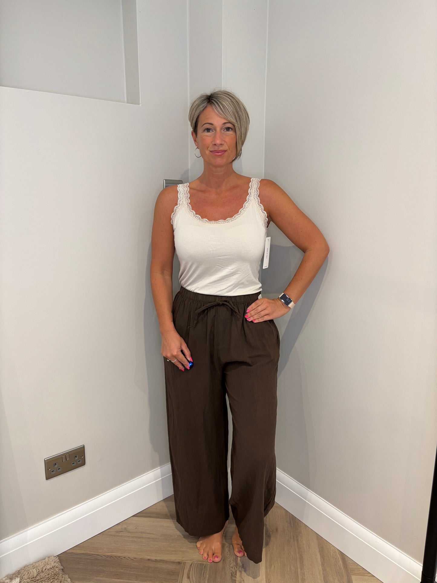 Linen Trousers in Brown