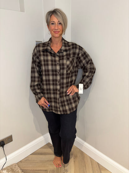 Button Up Chequered Shirt in Brown