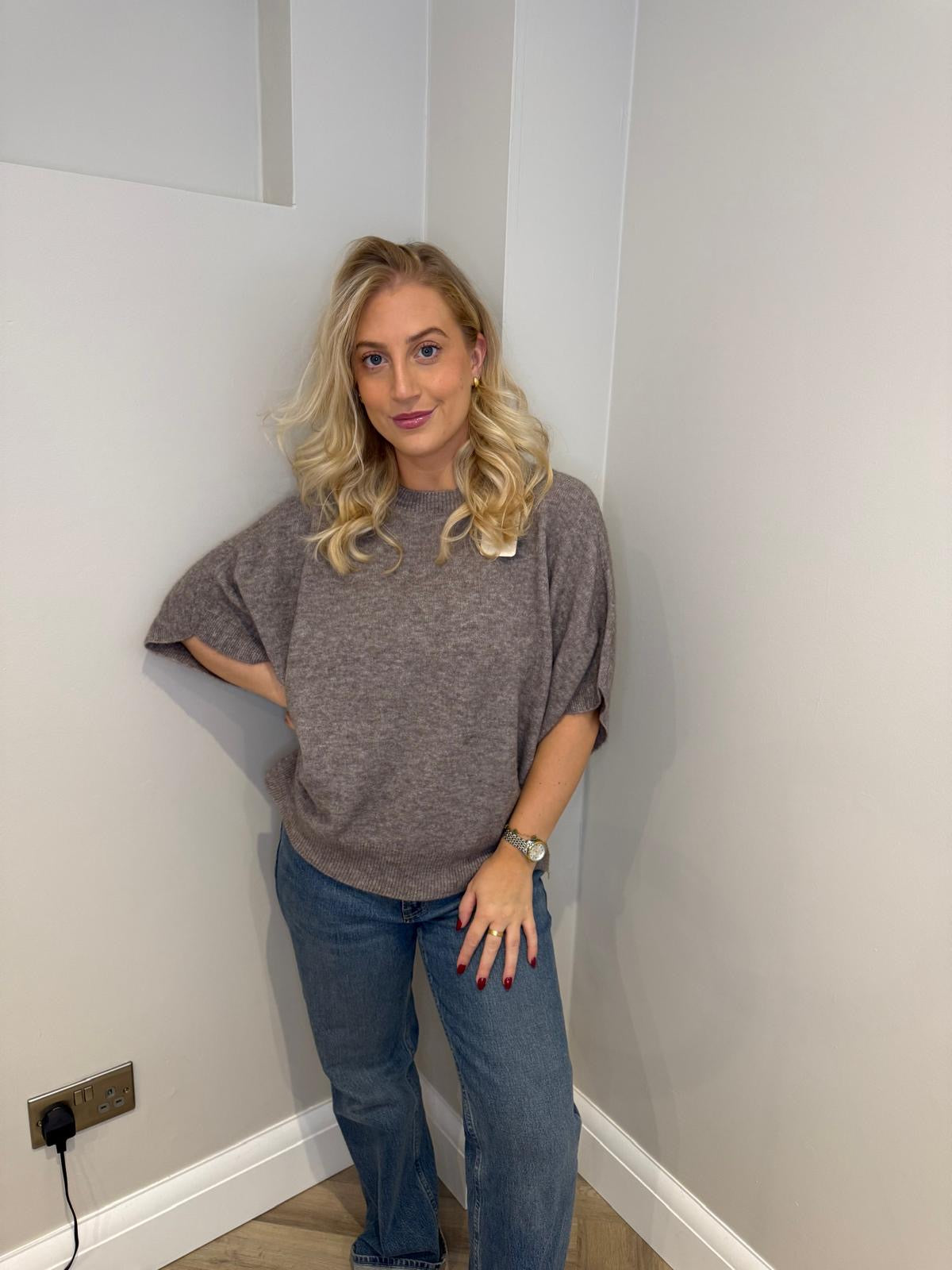 Short Sleeve Knit Jumper in Mocha