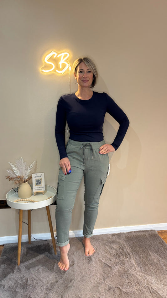 Cargo Magic Trousers in Khaki