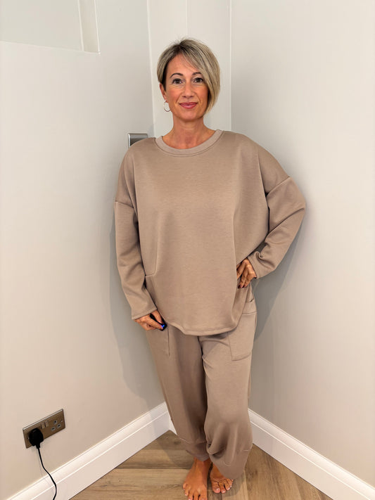 Tapered Leg Jersey Loungeset in Mocha