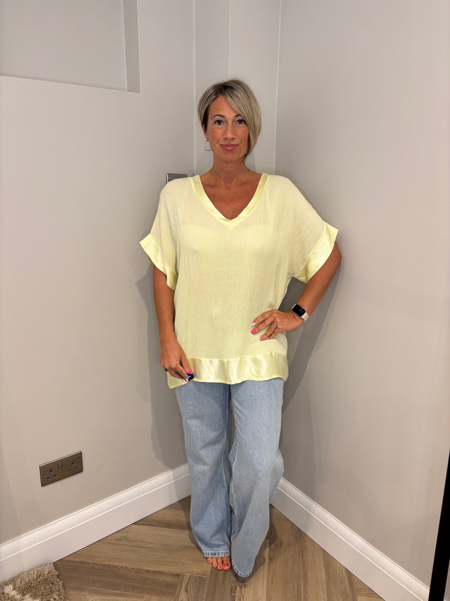 Cotton Satin Hem Tee in Yellow